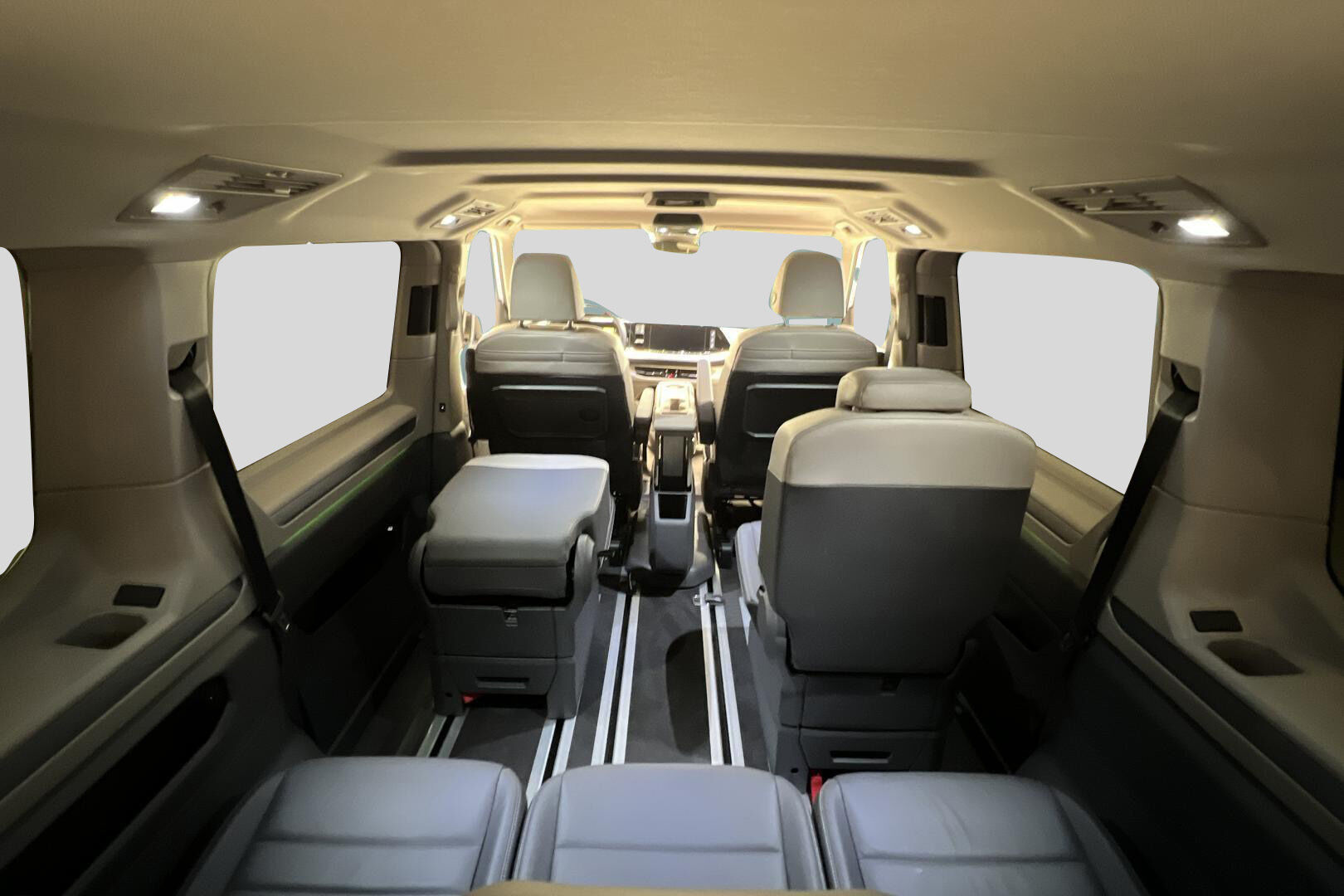 VOLKSWAGEN MULTIVAN iso kuva 37