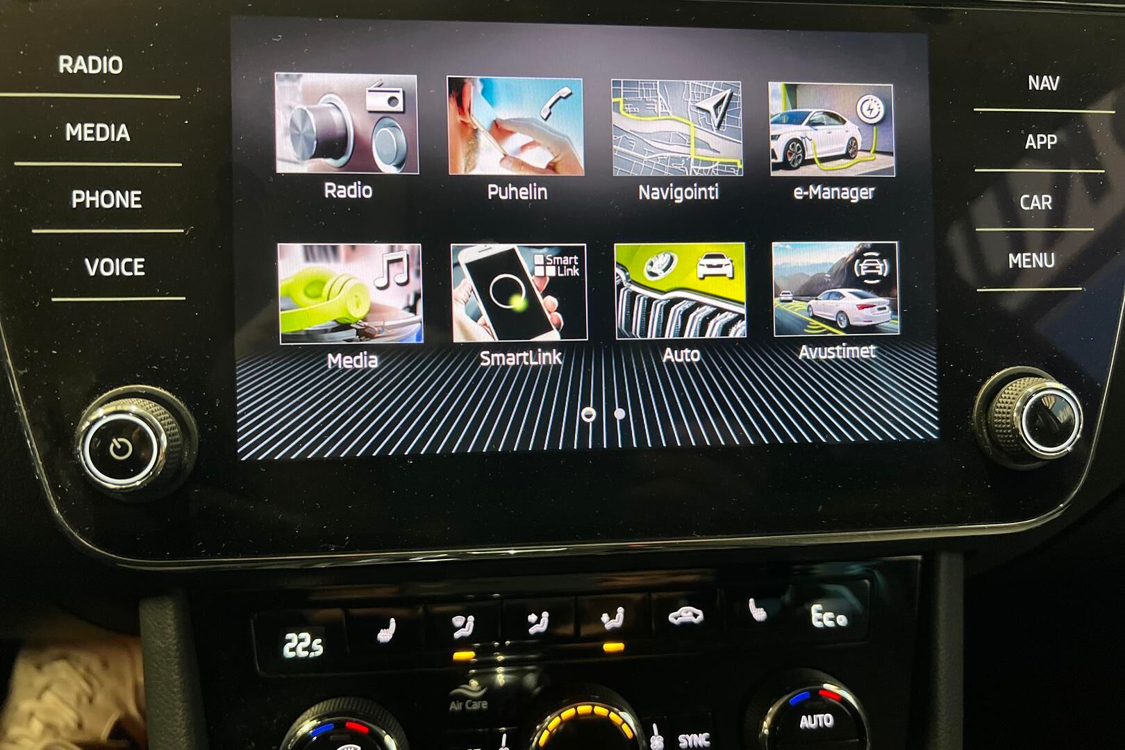 SKODA SUPERB iso kuva 24