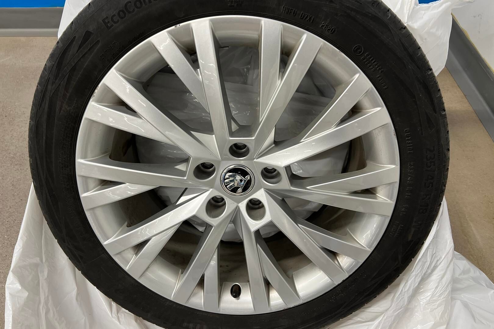 SKODA SUPERB iso kuva 29