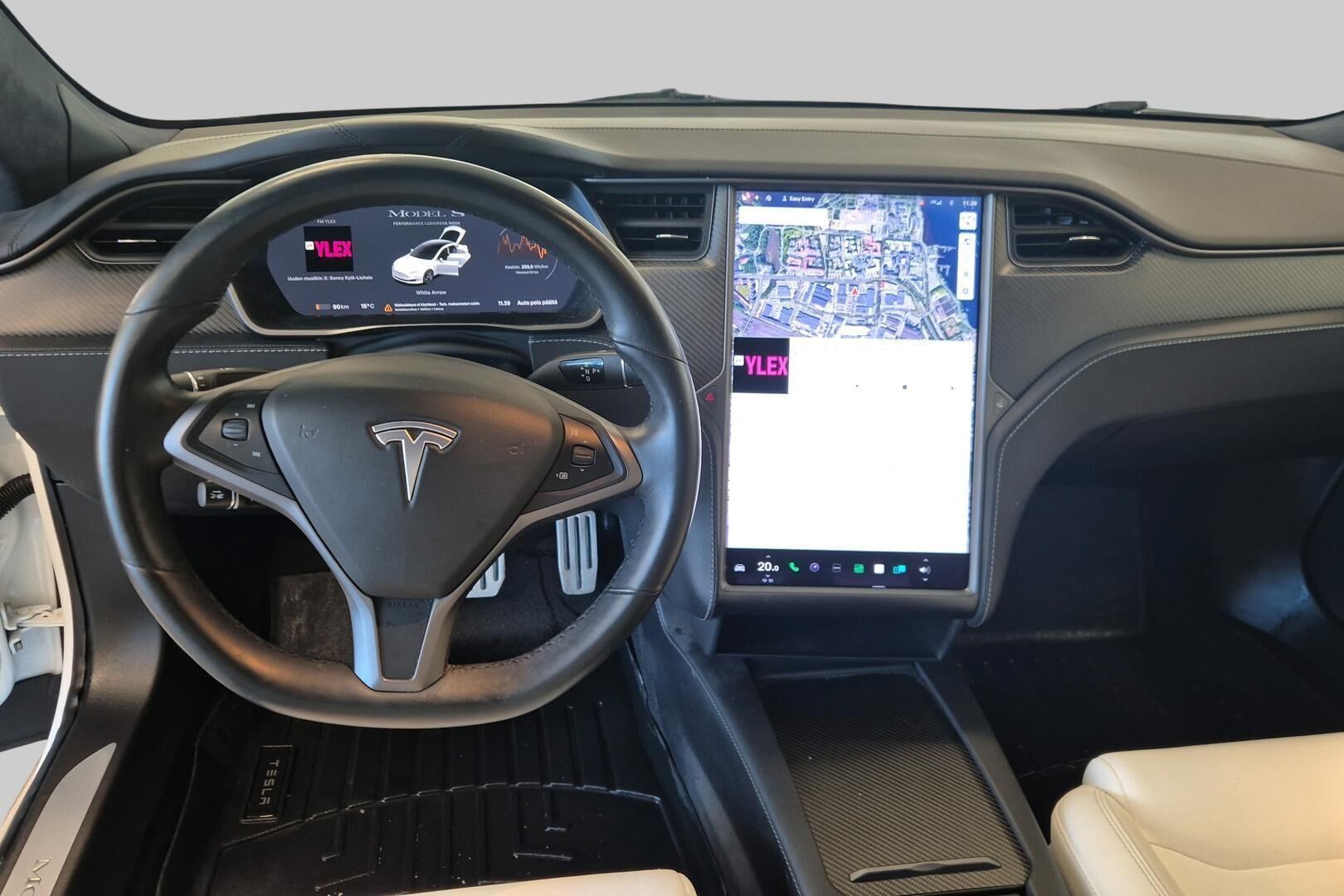Tesla Model S iso kuva 11