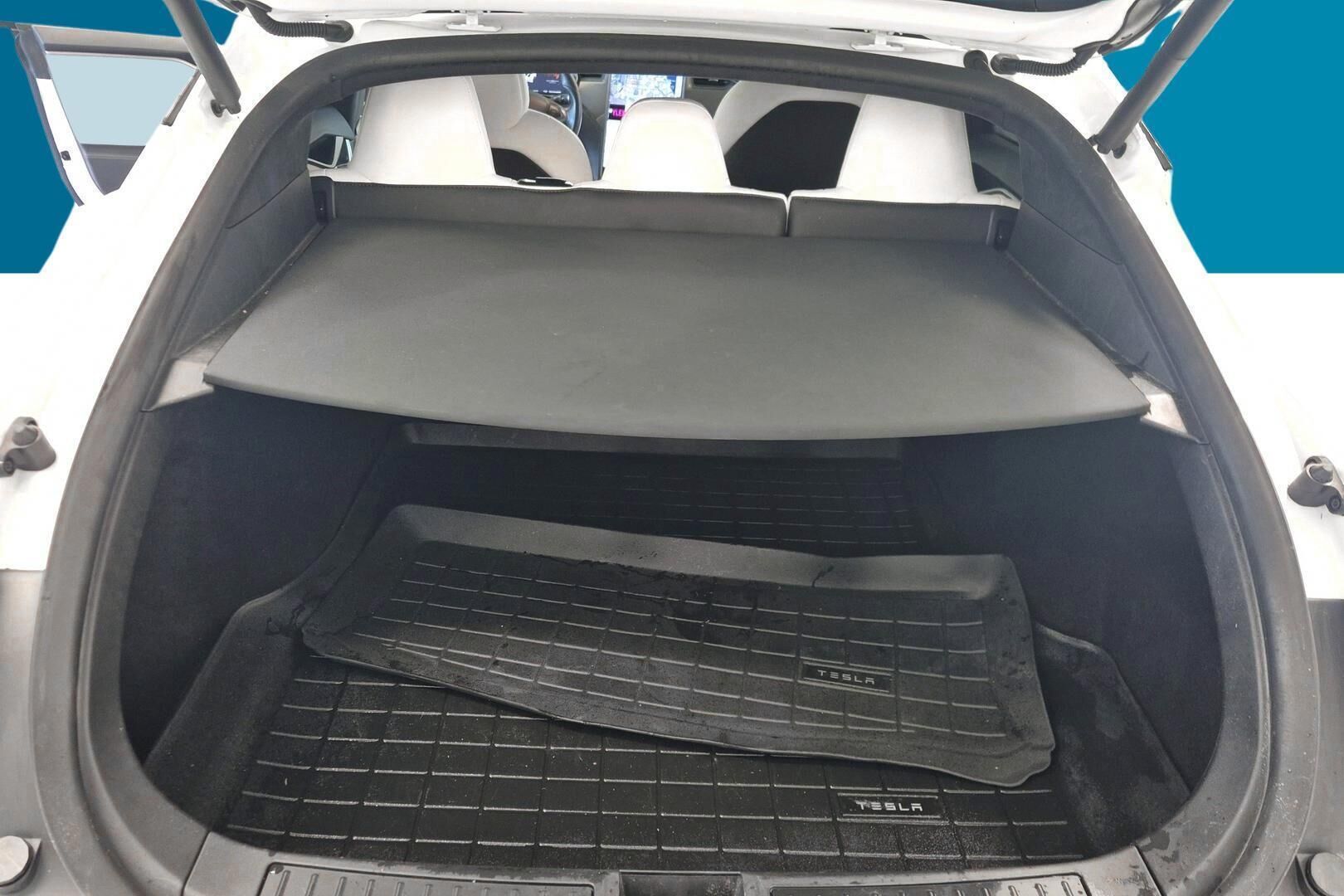 Tesla Model S iso kuva 12