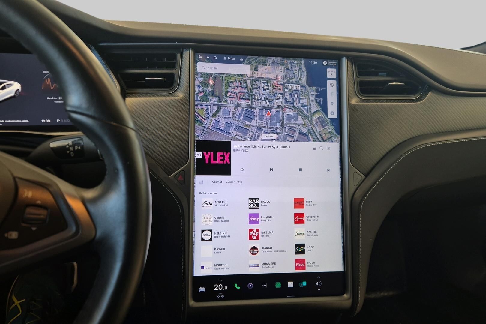Tesla Model S iso kuva 17