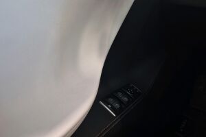 Tesla Model S esikatselu 20