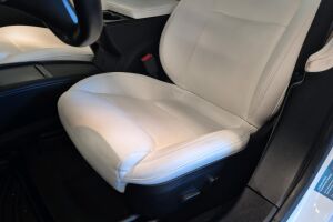 Tesla Model S esikatselu 21