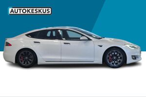 Tesla Model S esikatselu 4
