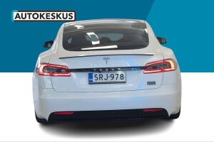 Tesla Model S esikatselu 6