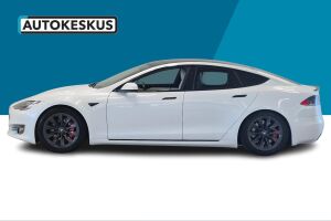 Tesla Model S esikatselu 8