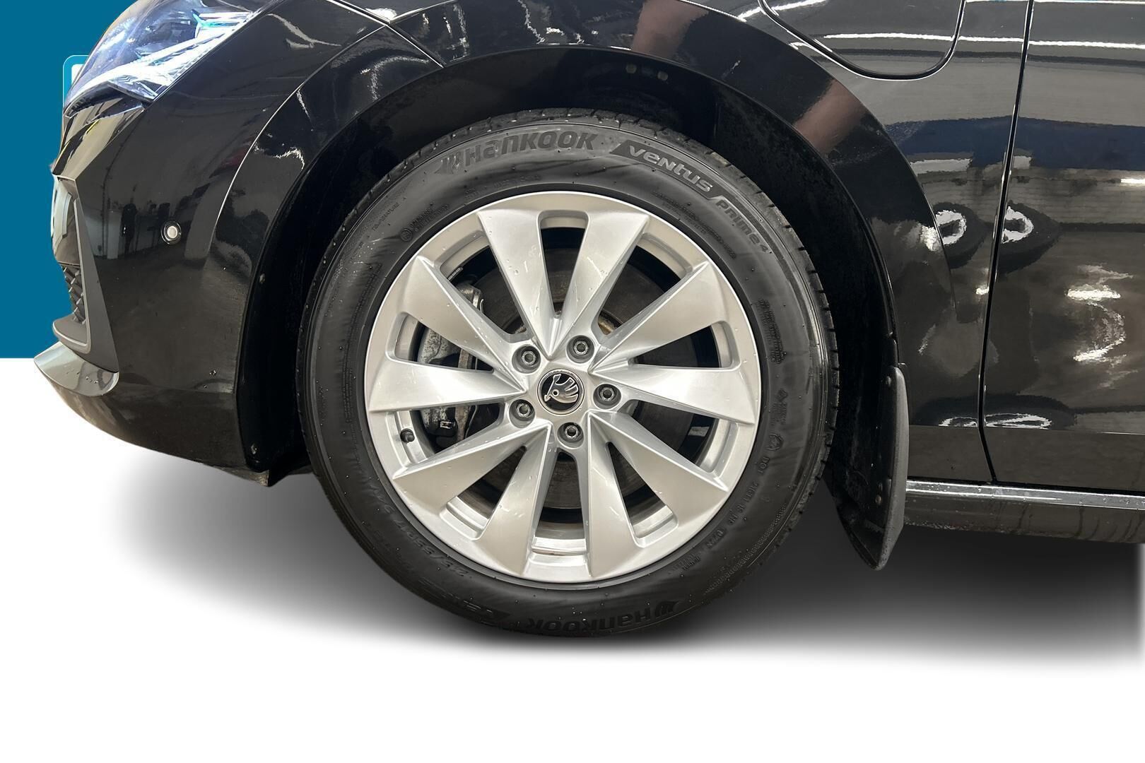 Skoda Superb iso kuva 13