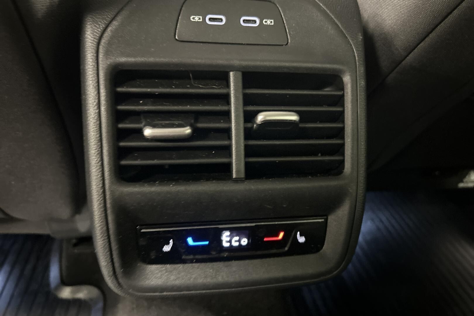 Skoda Superb iso kuva 21