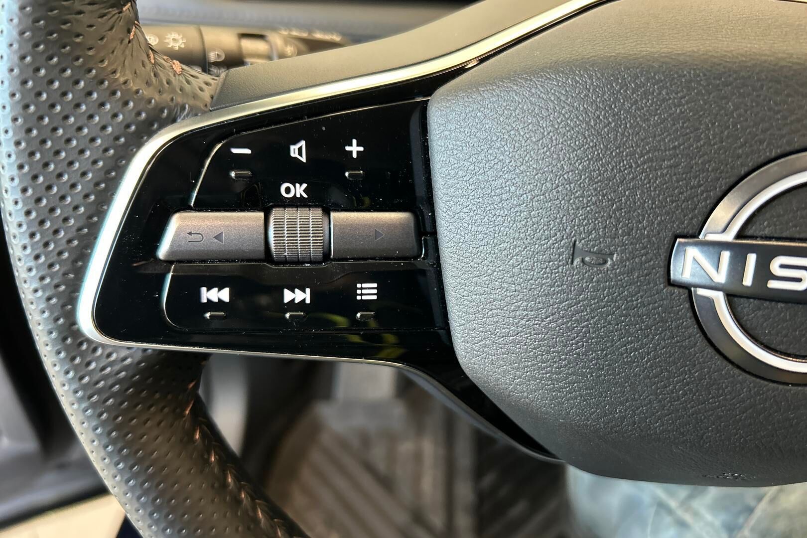 Nissan Ariya iso kuva 14