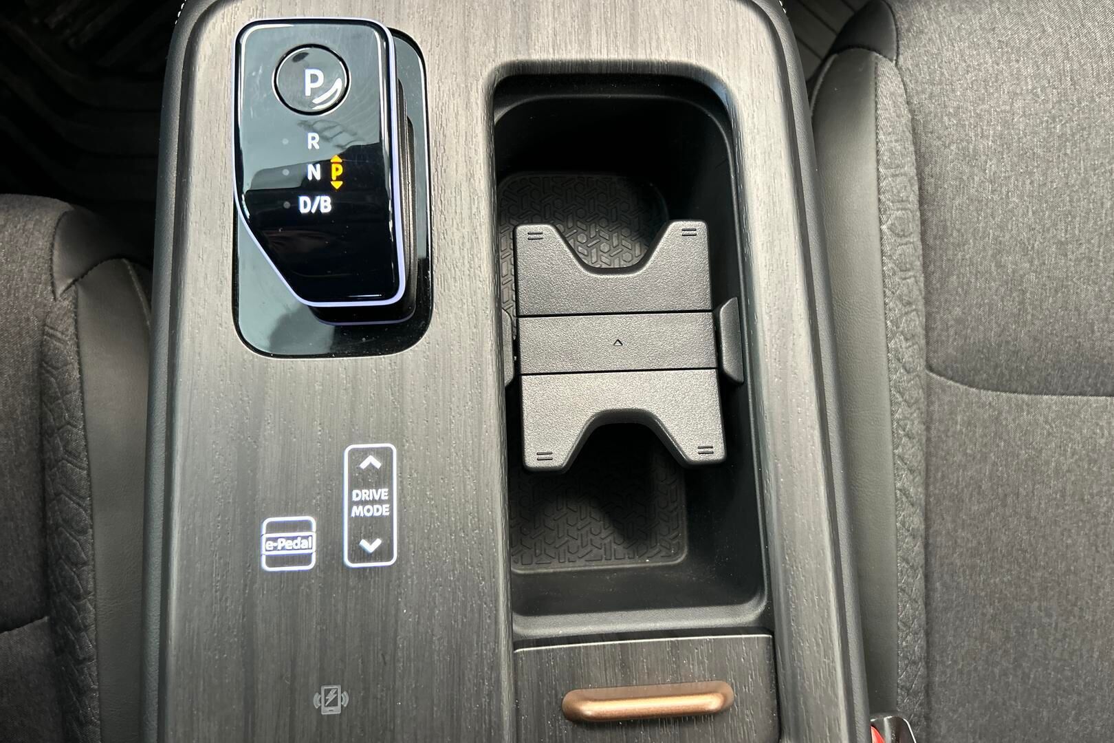 Nissan Ariya iso kuva 19