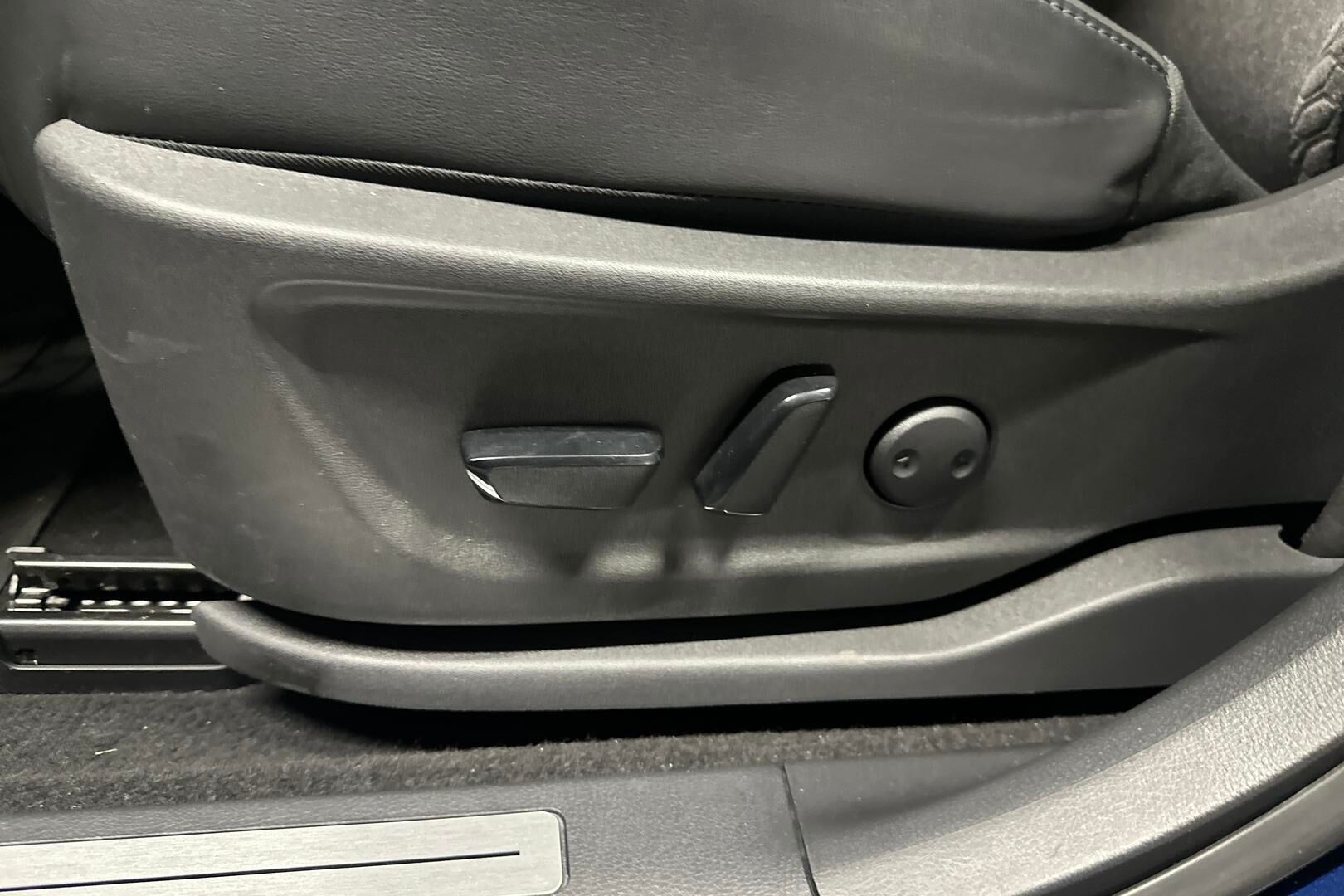 Nissan Ariya iso kuva 22
