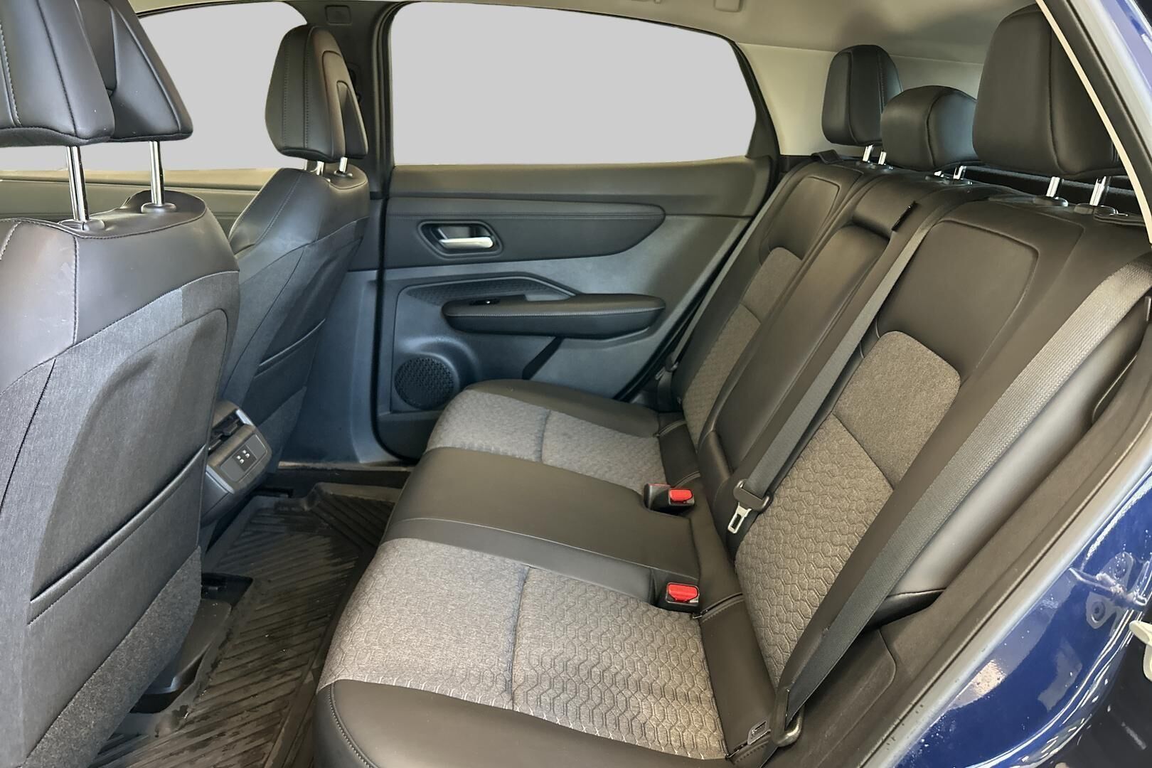 Nissan Ariya iso kuva 8