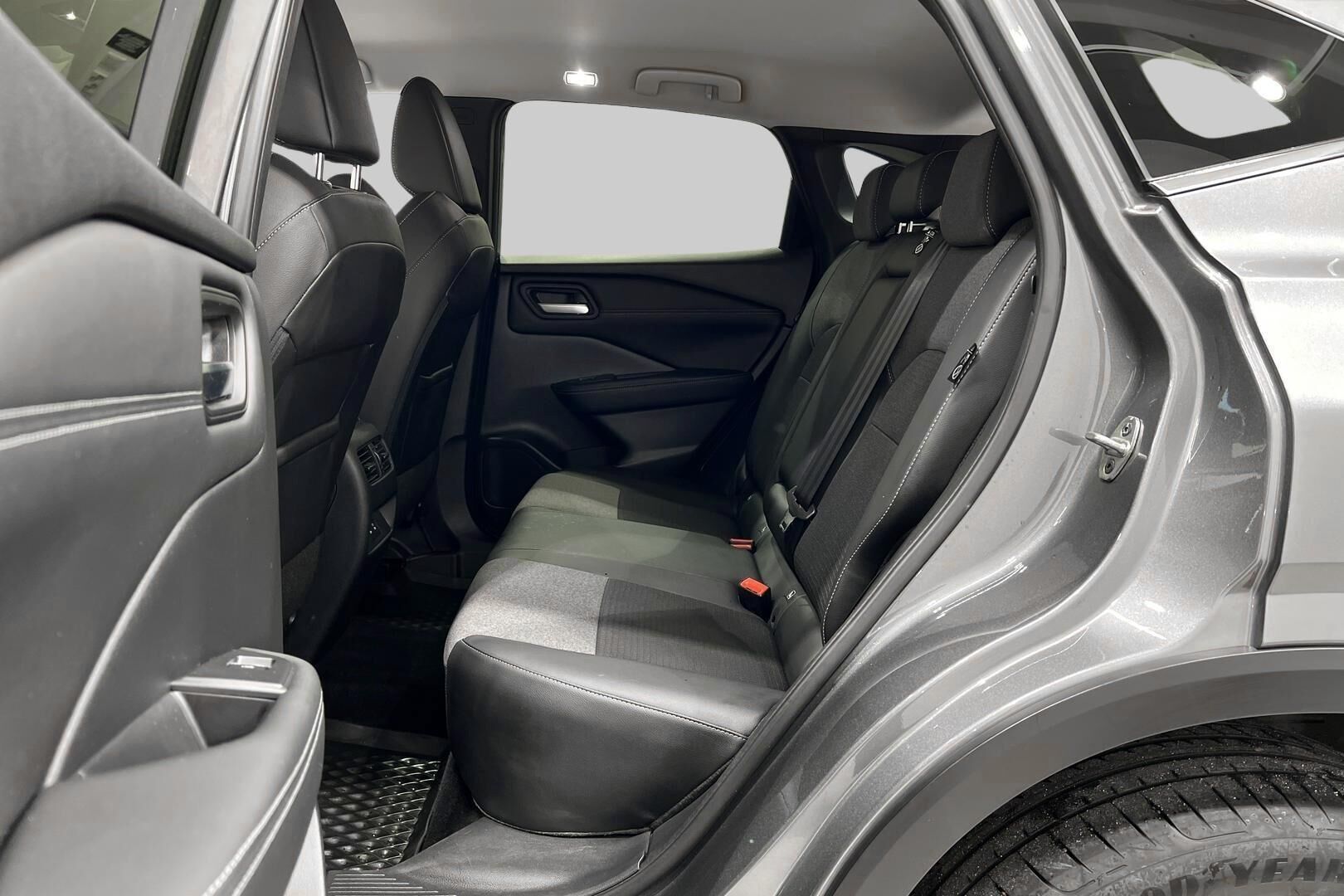 Nissan Qashqai iso kuva 9