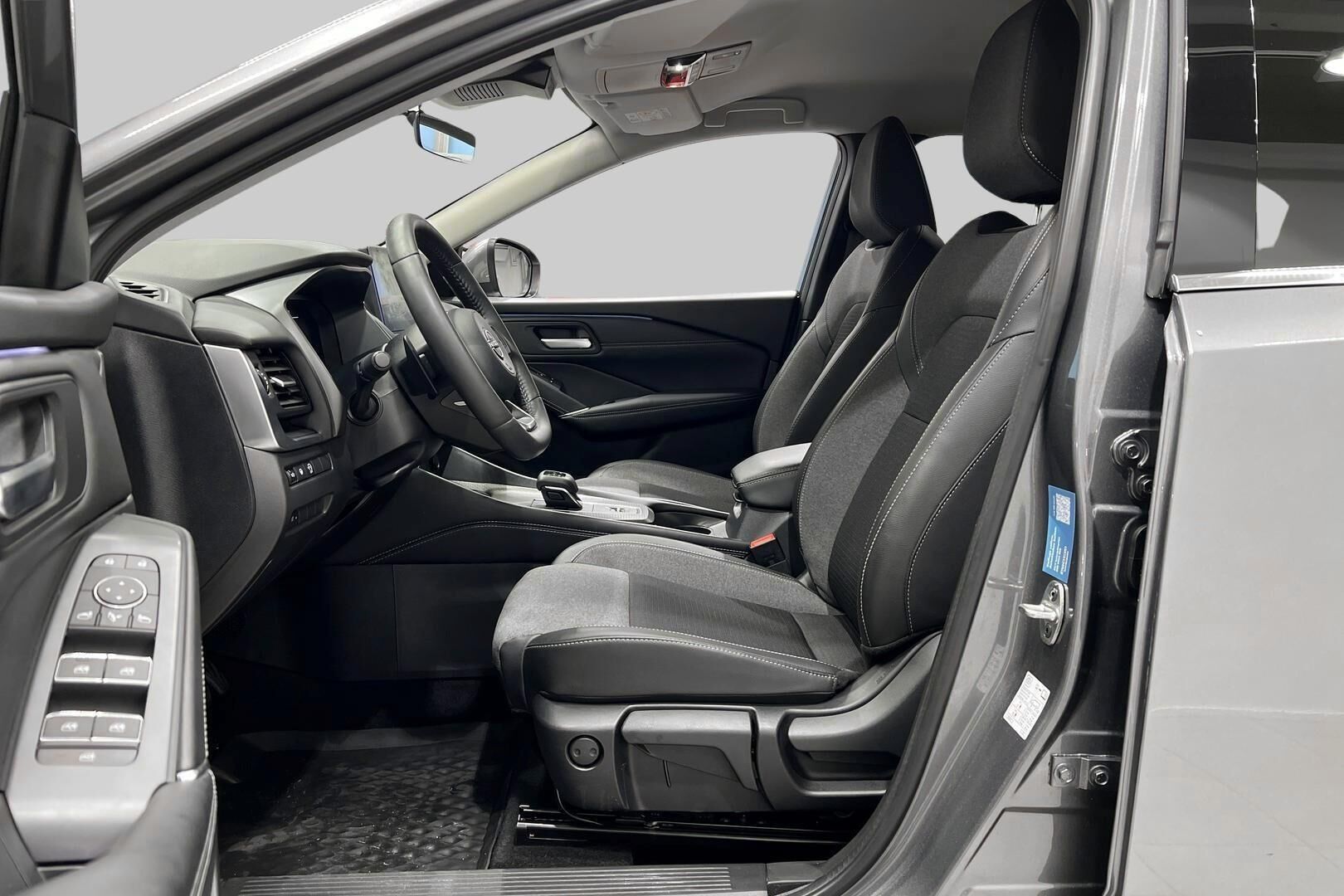 Nissan Qashqai iso kuva 8