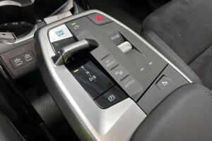 BMW iX1 esikatselu 23