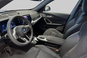 BMW iX1 esikatselu 8