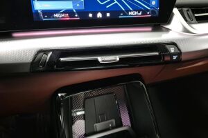 BMW iX1 esikatselu 6