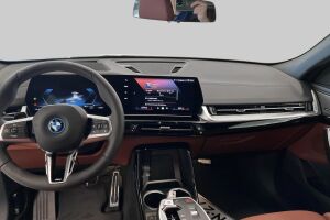 BMW iX2 esikatselu 10