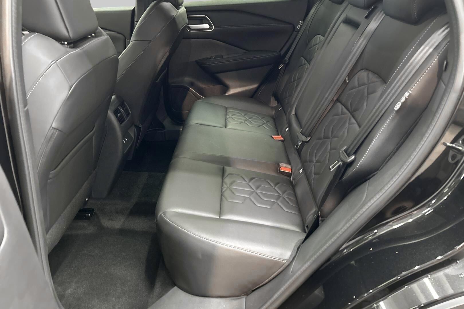Nissan Qashqai iso kuva 8