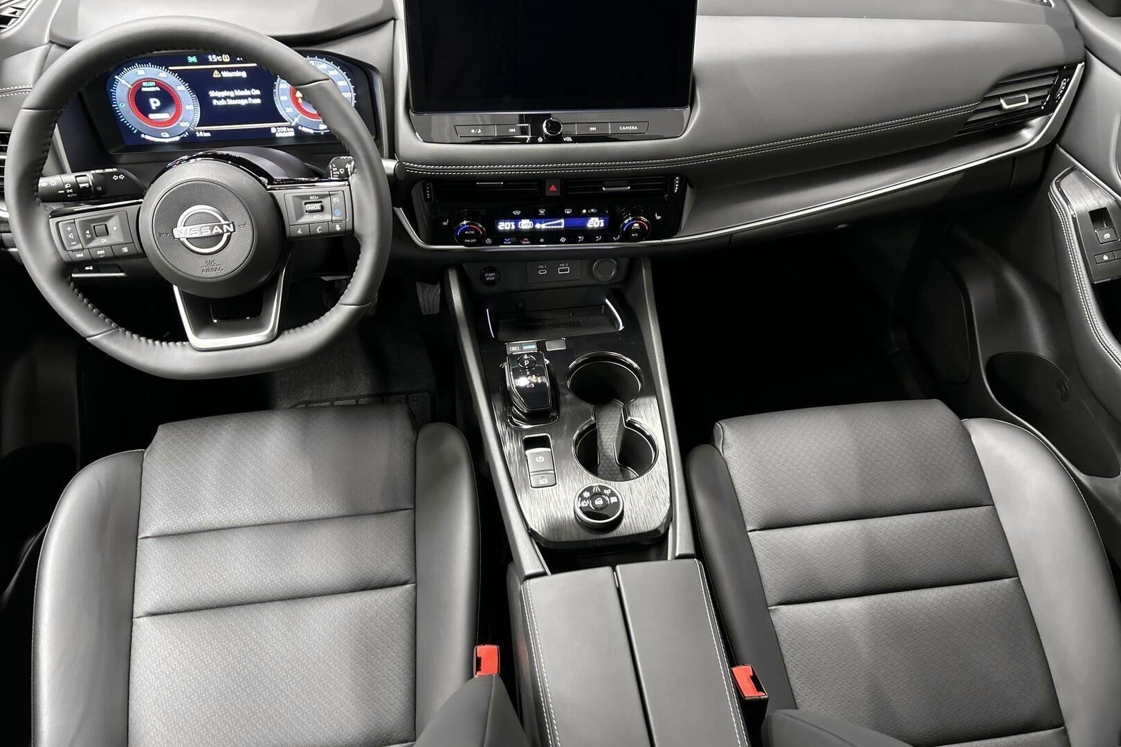 Nissan X-Trail iso kuva 10