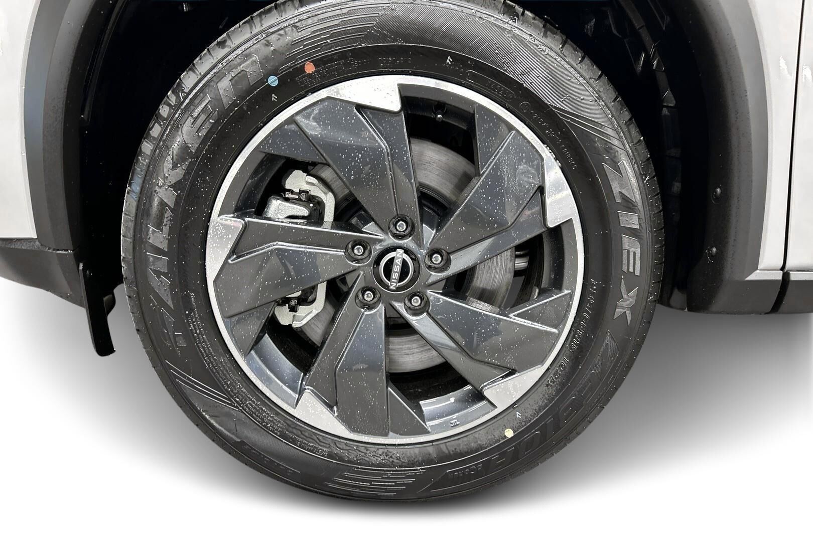 Nissan X-Trail iso kuva 12