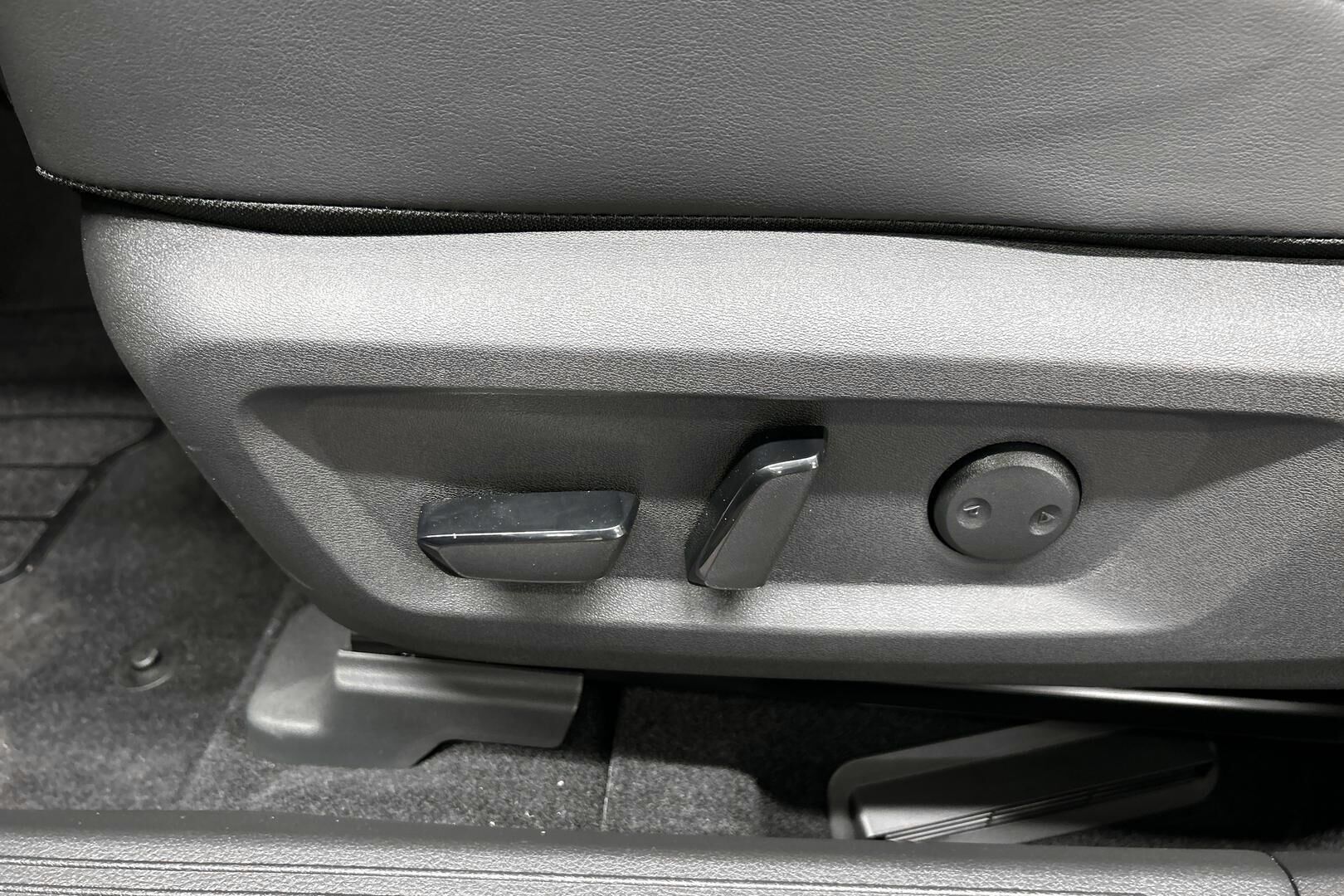 Nissan X-Trail iso kuva 14