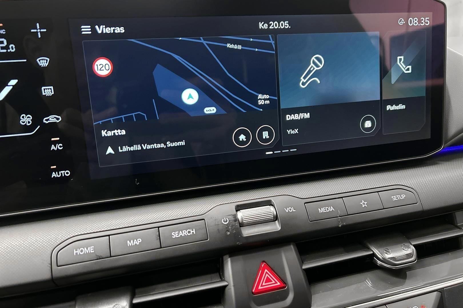 Kia K4 iso kuva 14