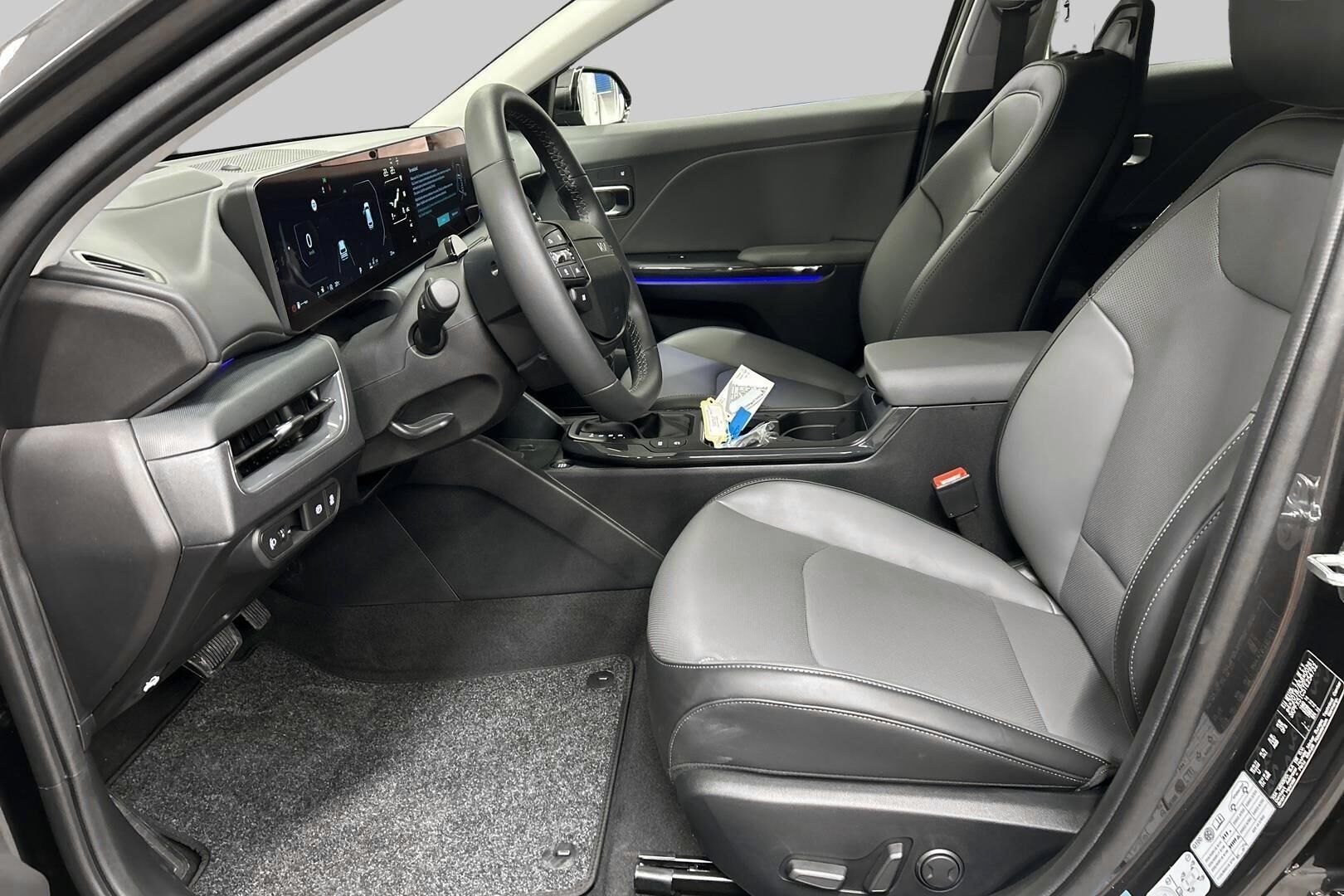 Kia K4 iso kuva 8