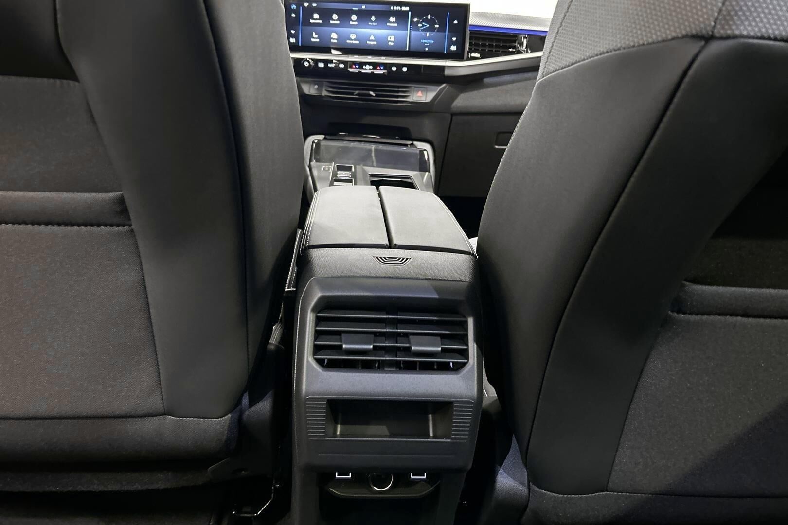 Opel Grandland iso kuva 29
