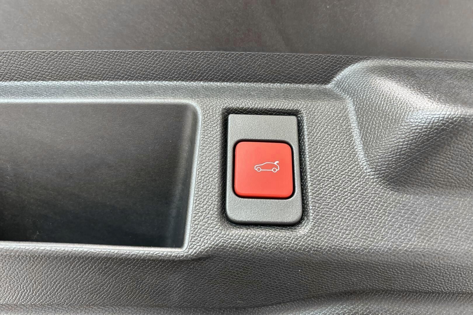 Opel Grandland iso kuva 12