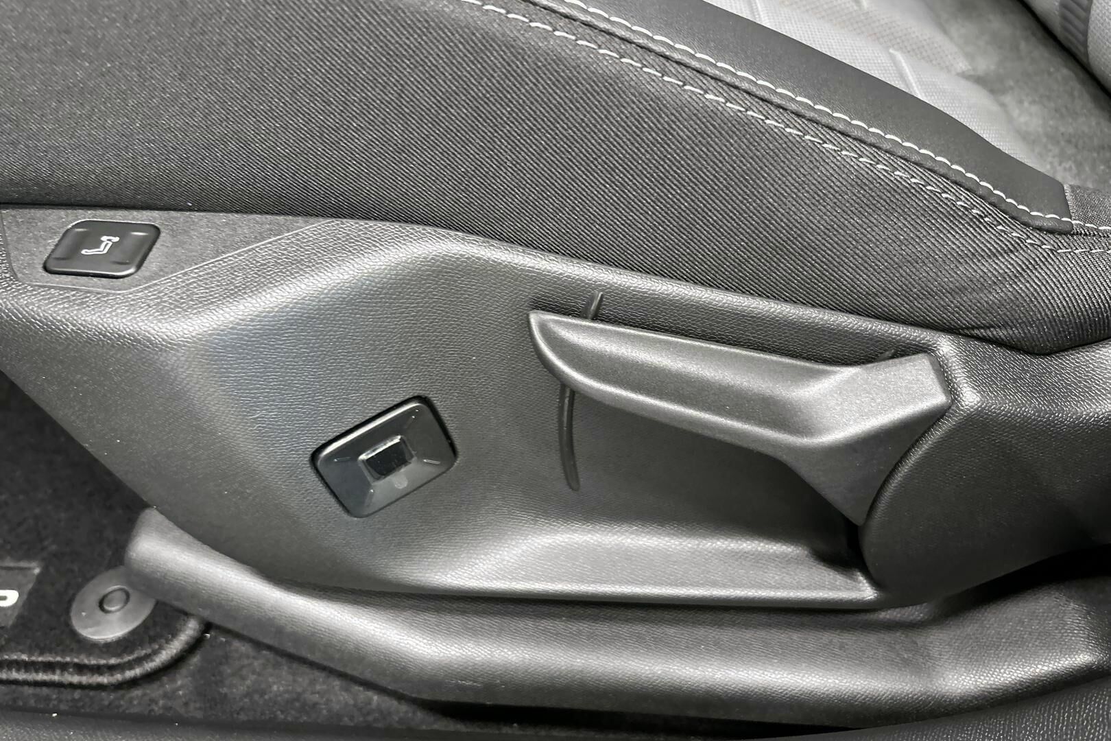 Opel Grandland iso kuva 15