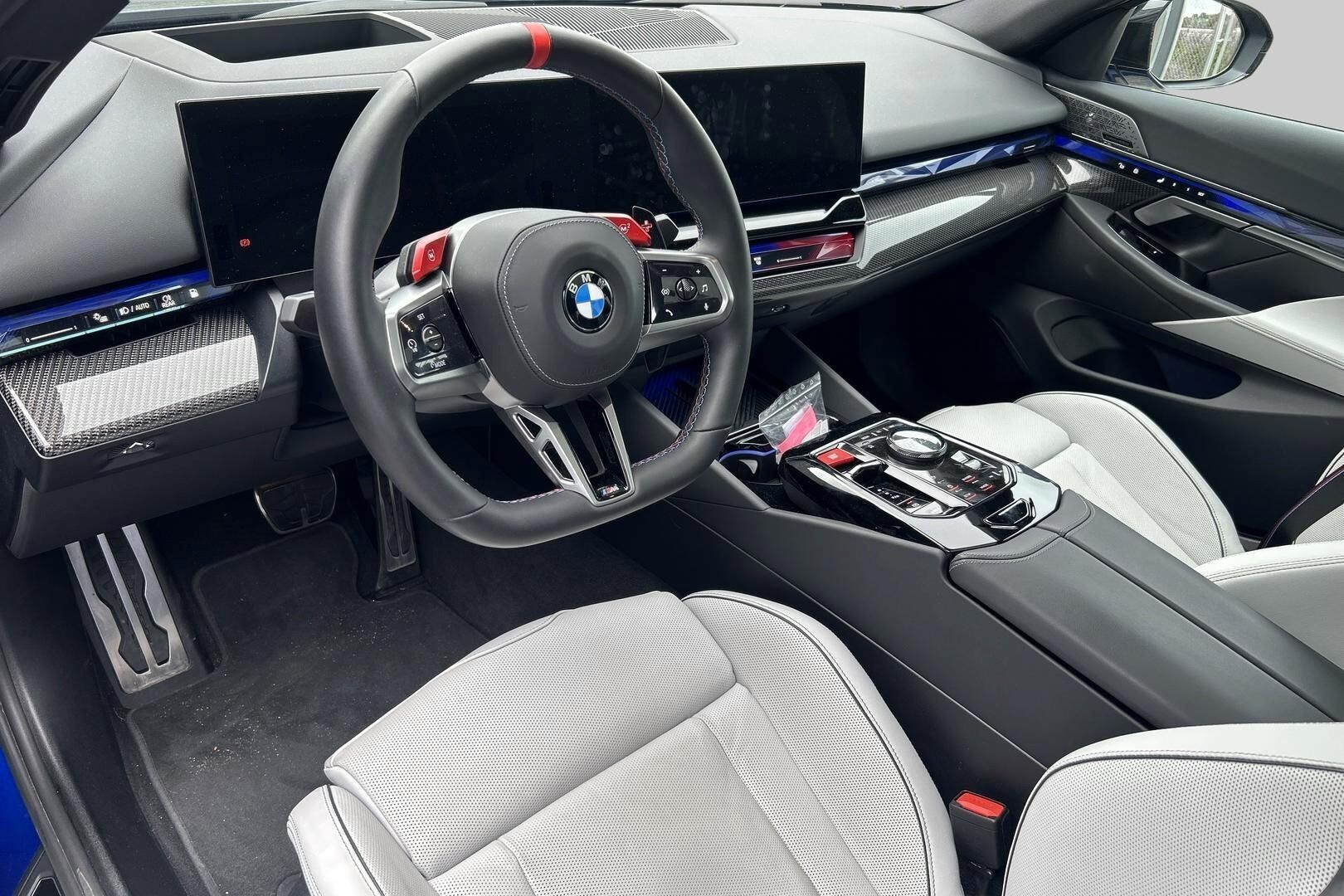 BMW M5 iso kuva 1