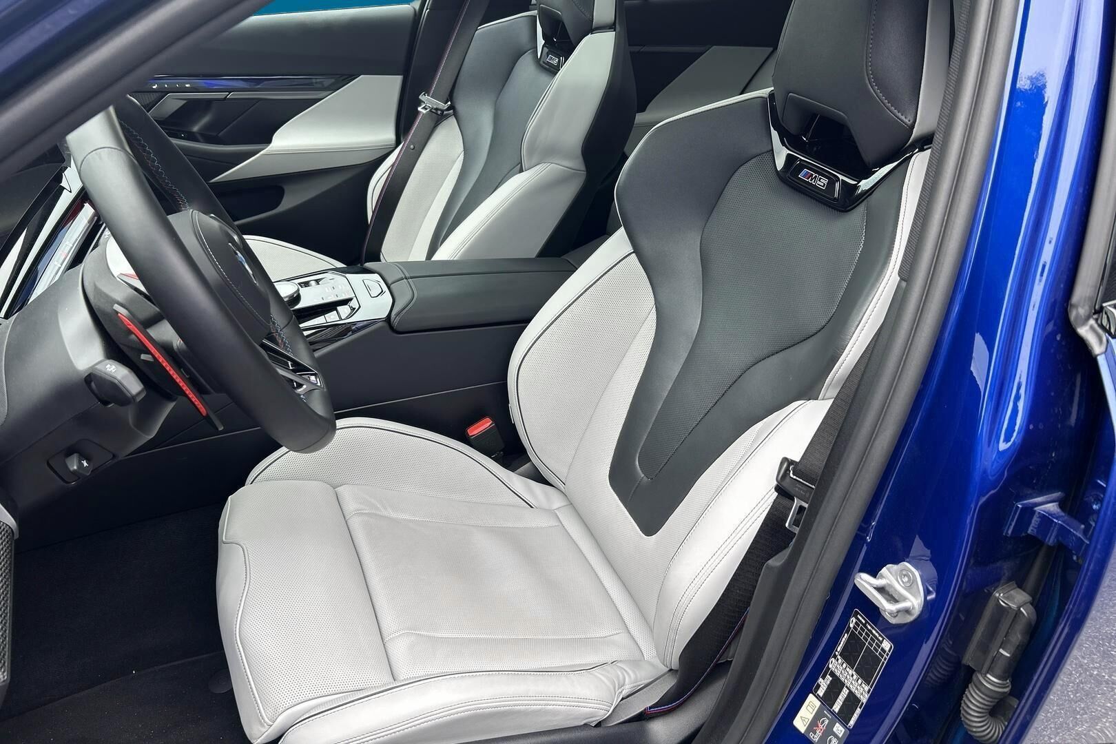 BMW M5 iso kuva 2