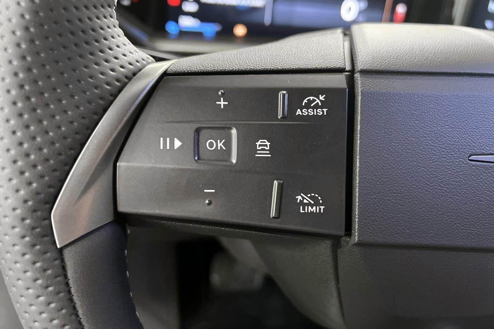 Opel Grandland iso kuva 16