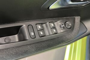 Peugeot 208 esikatselu 13