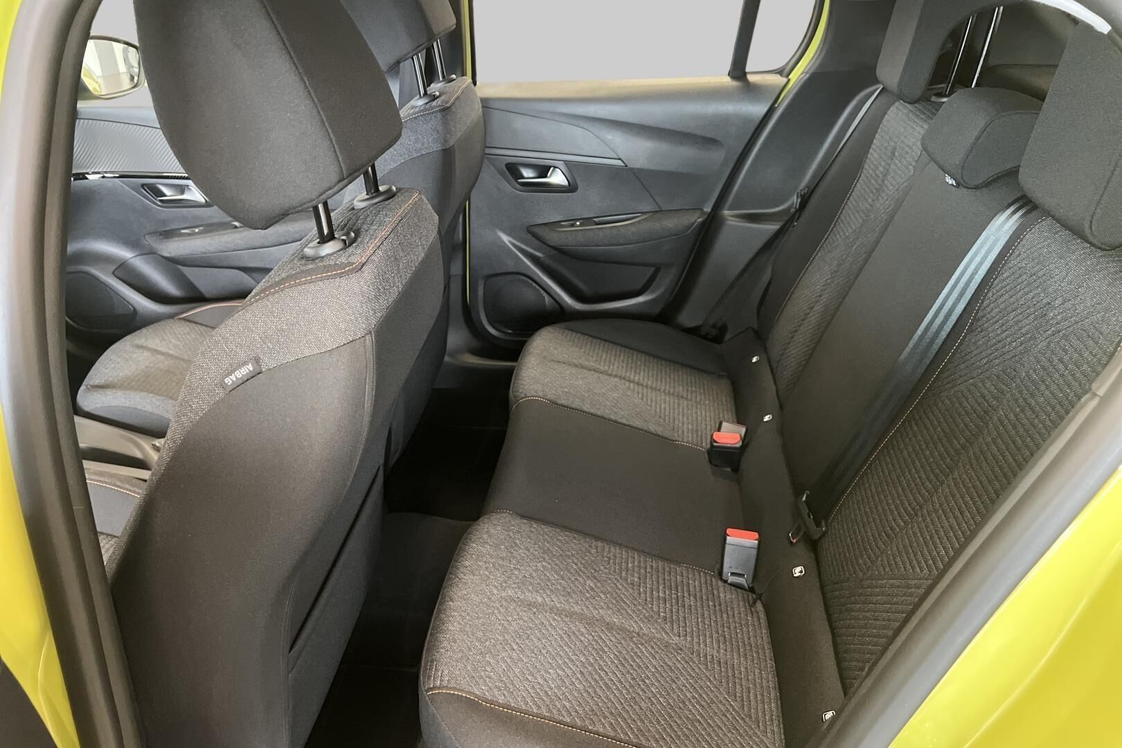 Peugeot 208 iso kuva 9