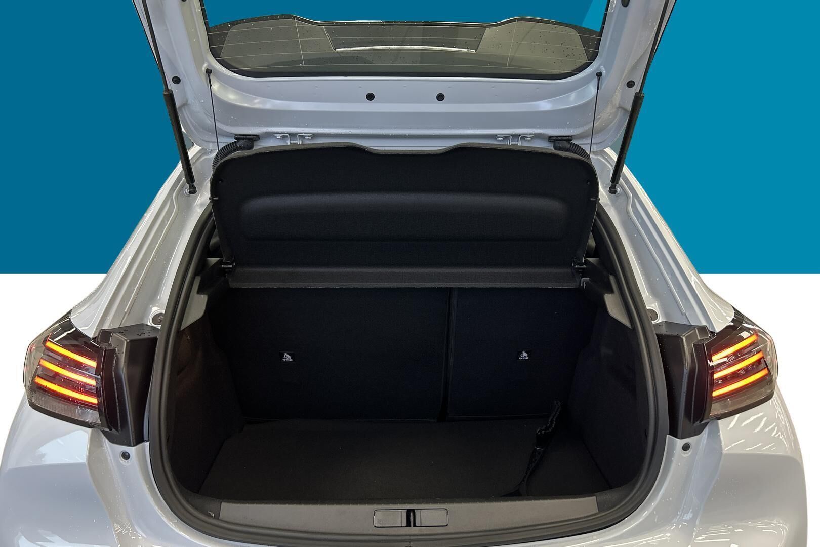 Peugeot 208 iso kuva 9