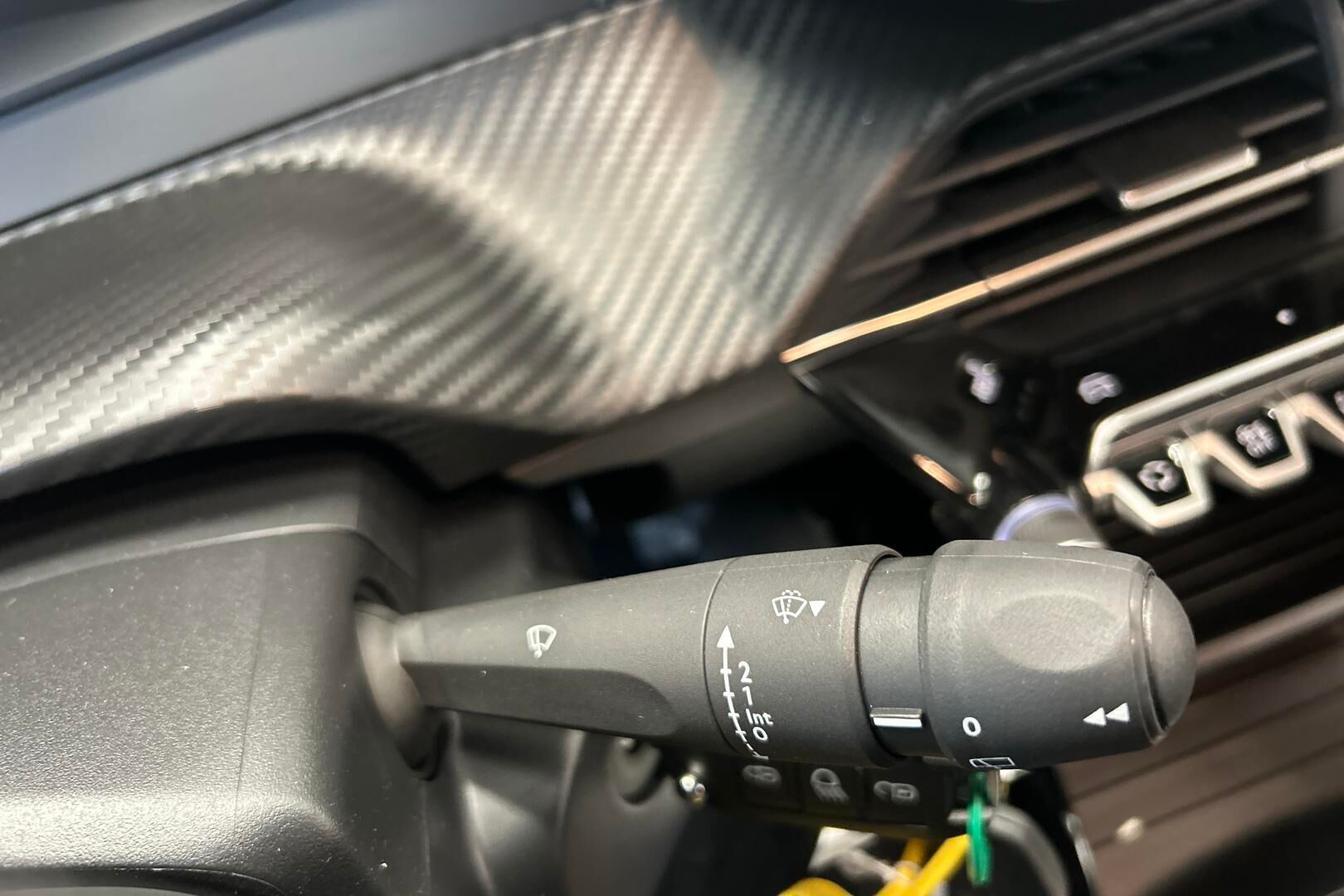Peugeot 208 iso kuva 20