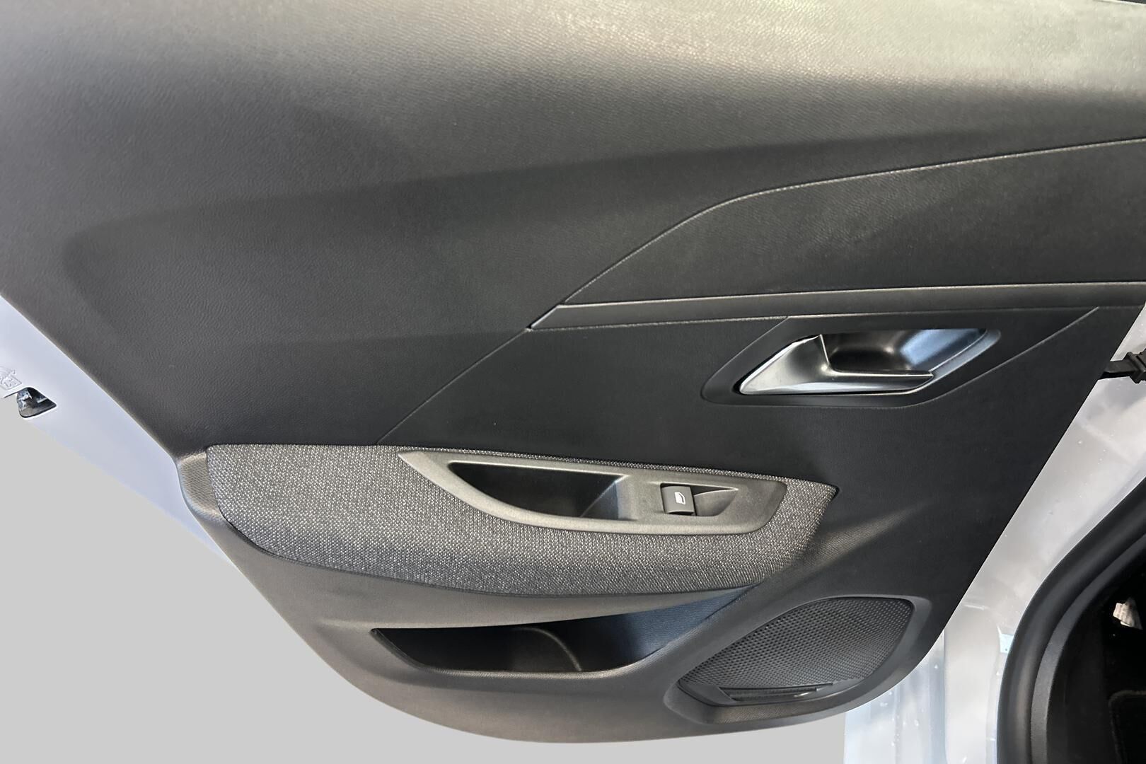 Peugeot 208 iso kuva 26