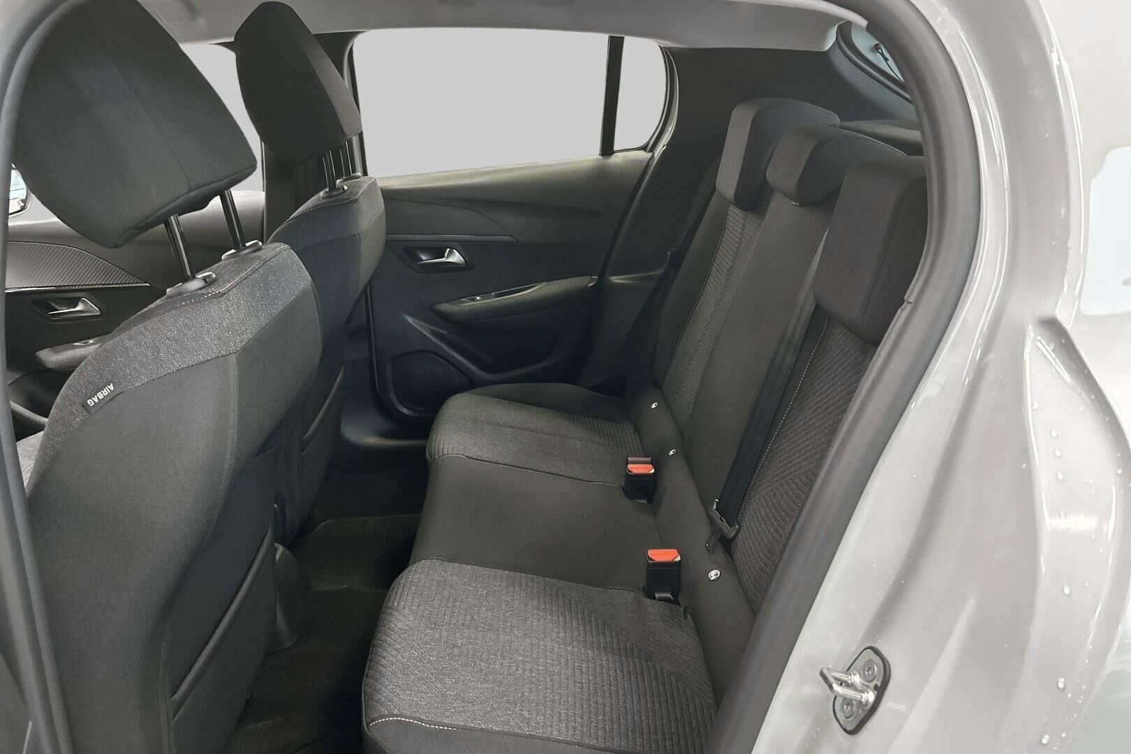 Peugeot 208 iso kuva 7