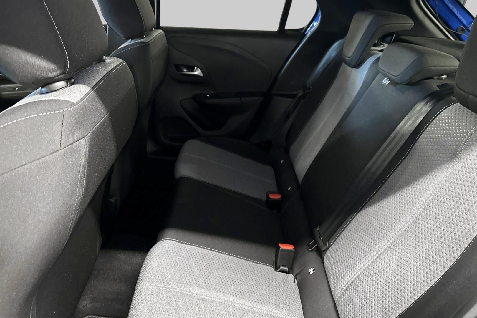 Opel CORSA iso kuva 9