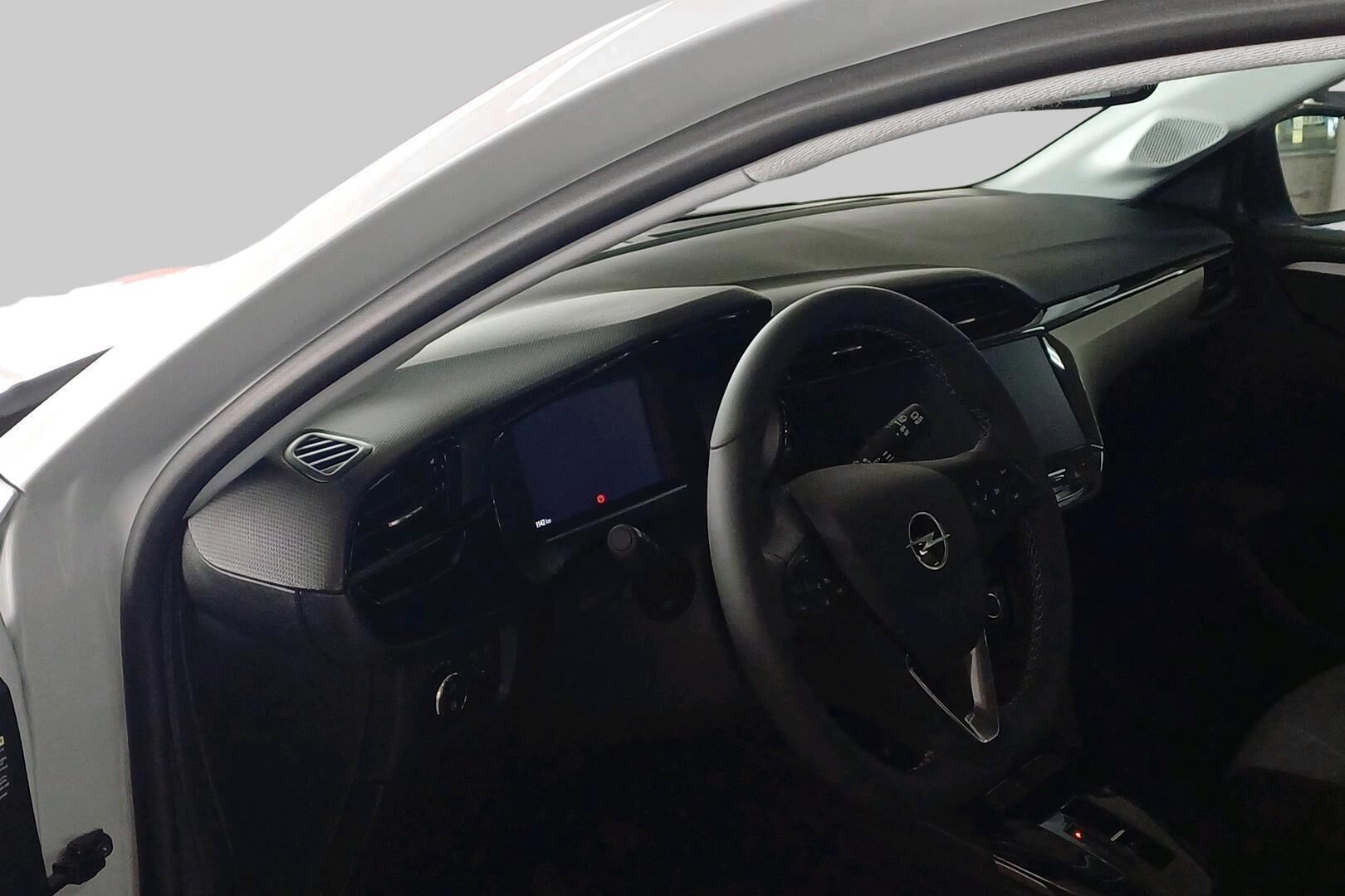 Opel Corsa iso kuva 2