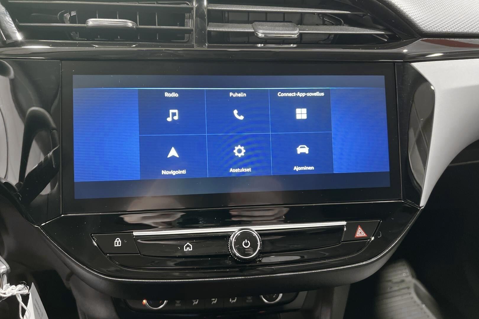 Opel Corsa iso kuva 17