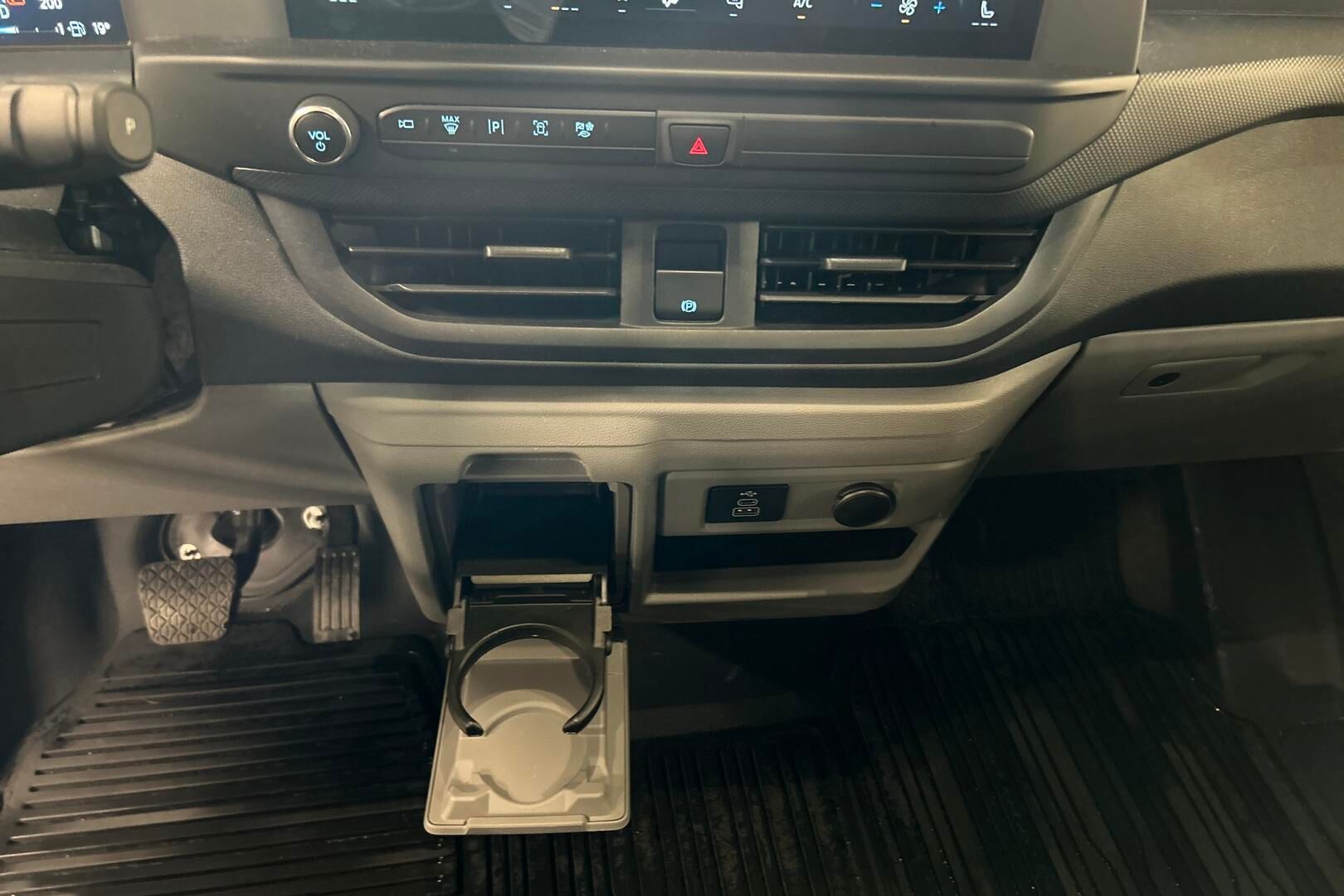 Ford Transit Custom iso kuva 15