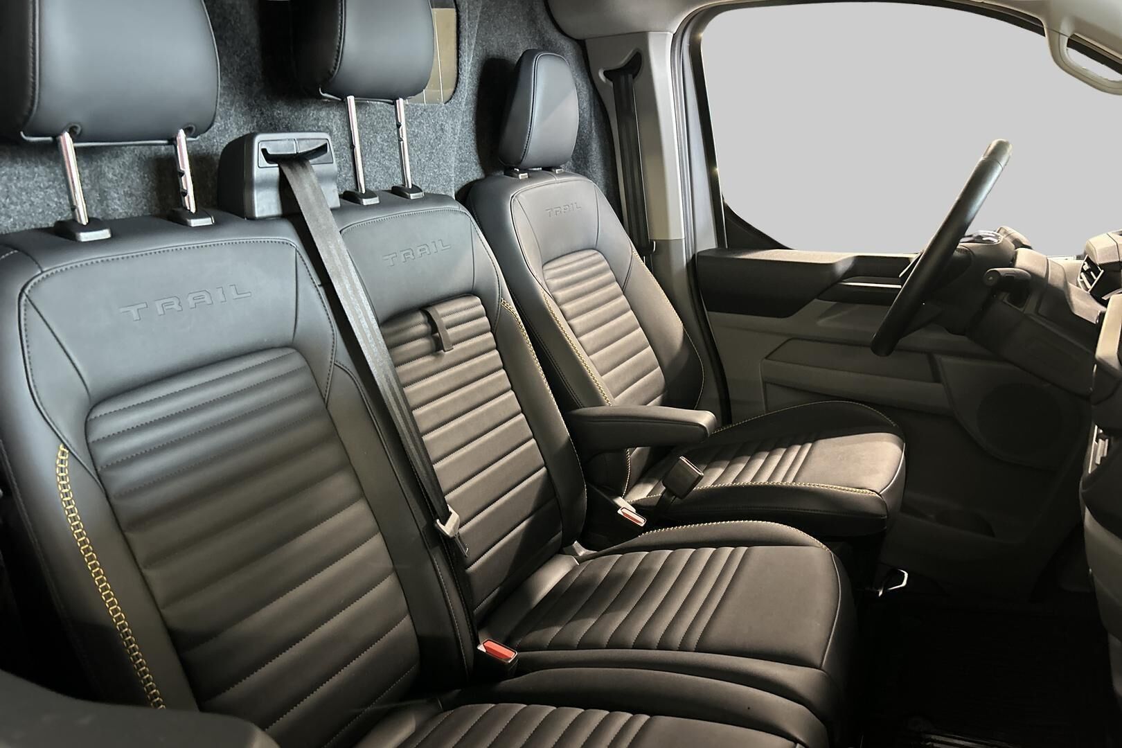 Ford Transit Custom iso kuva 30