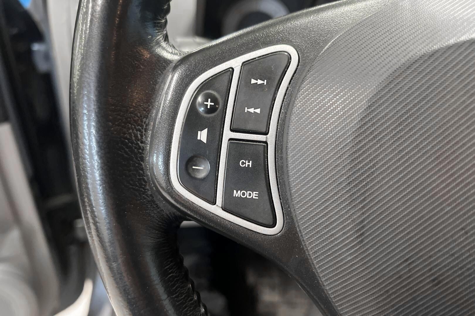 Kia cee'd iso kuva 24
