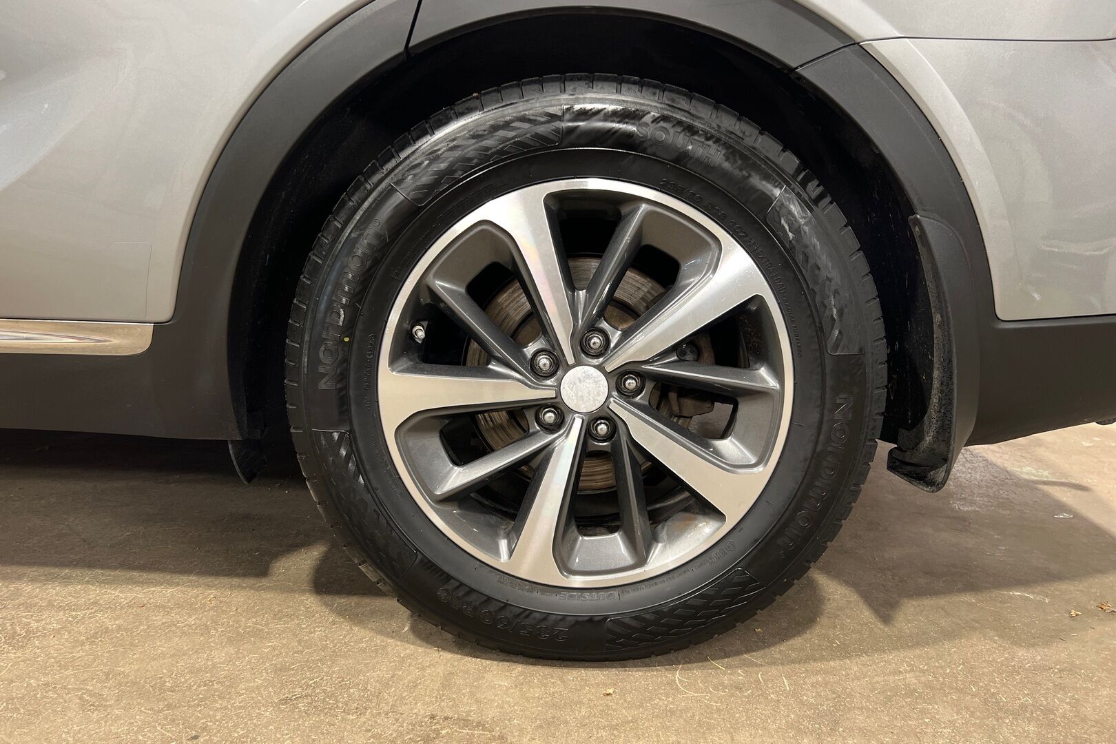 Kia Sorento iso kuva 11