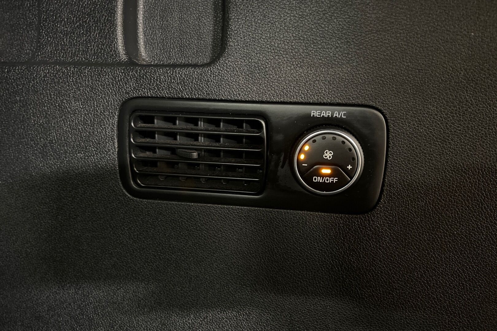 Kia Sorento iso kuva 12