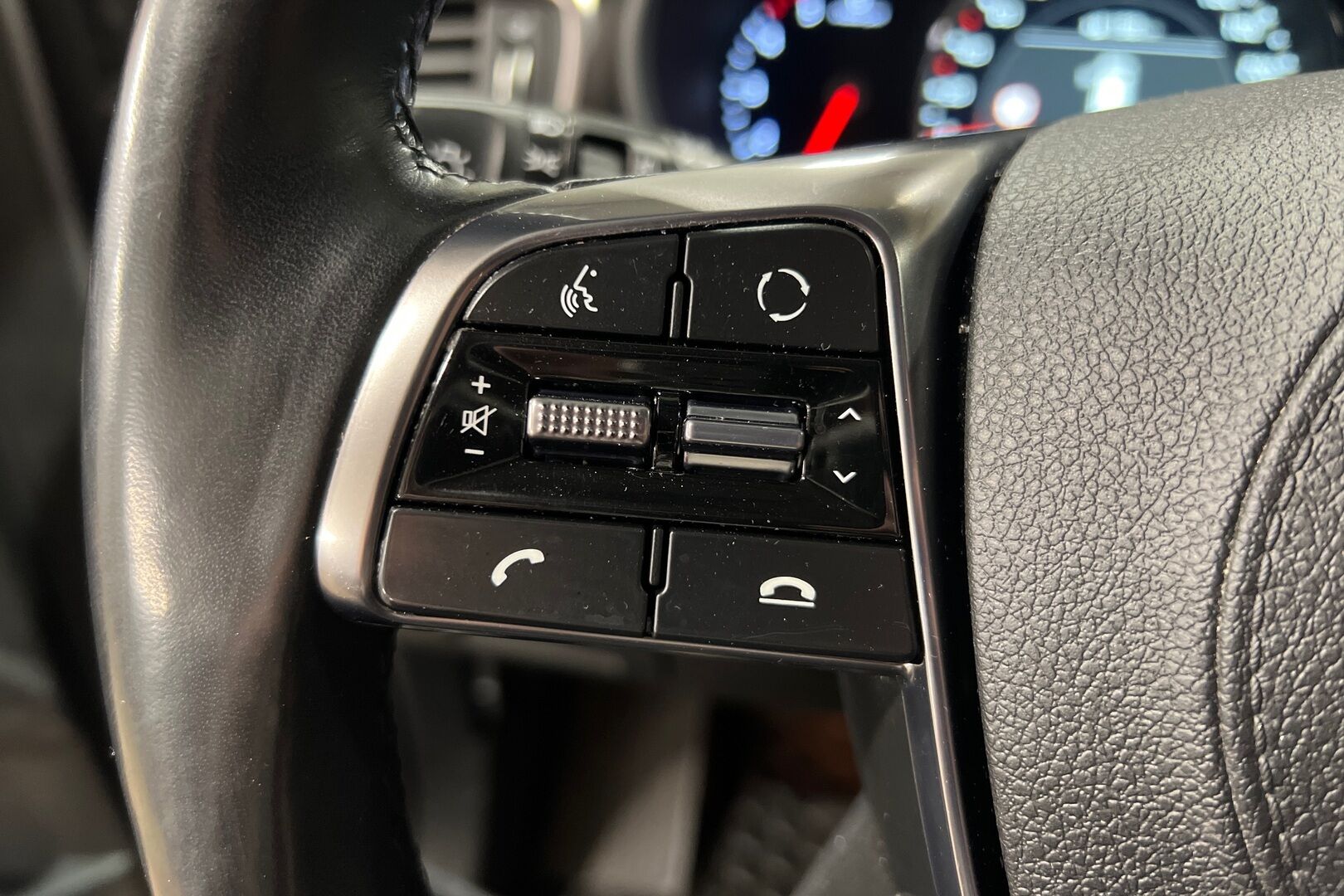 Kia Sorento iso kuva 21